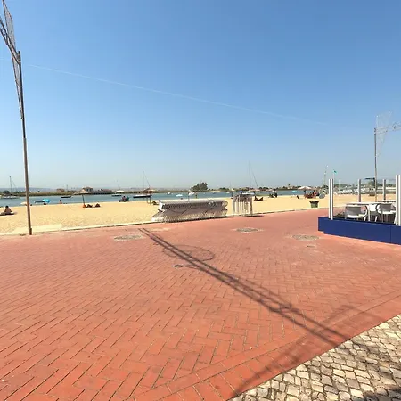 Apartment Almada, Seixal Beach House *