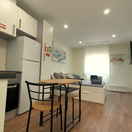 Almada, T0 Апартаменты