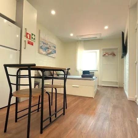 Almada, Seixal Beach House Apartment *
