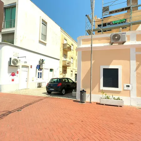 Almada, T0 Сейшал