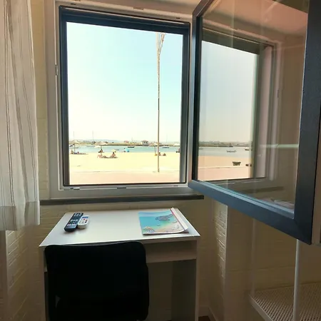 Almada, Seixal Beach House
